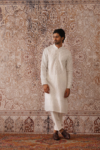 Jay bhanushali in Zohair Off White Embroidered Kurta Set