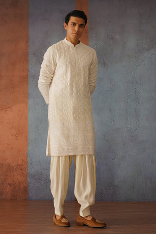 MUNAWAR FARUQUI IN Varuni - Off White Patiyala Kurta Set