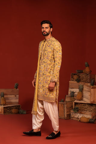 Vardhan Haldi Kurta Set