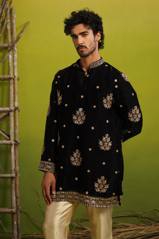 TAJ BLACK SHORT KURTA SET