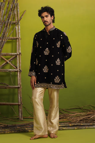 TAJ BLACK SHORT KURTA SET