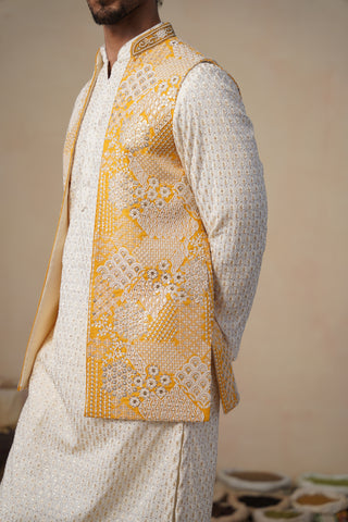 ZEENAT HALDI KURTA JACKET SET