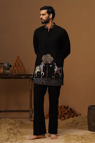 SAATHI BLACK SHORT KURTA SET