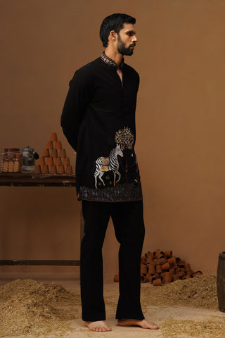 SAATHI BLACK SHORT KURTA SET