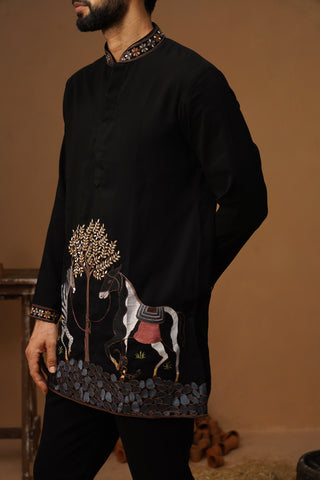 SAATHI BLACK SHORT KURTA SET