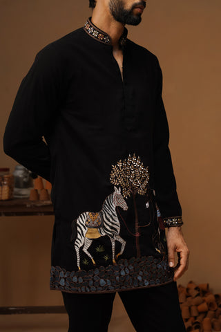 SAATHI BLACK SHORT KURTA SET