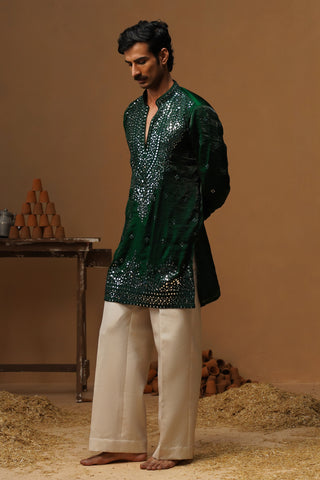 ARYA BOTTLE GREEN  V NECK SHORT KURTA SET