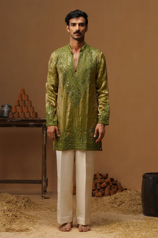 ARYA MEHNDI V NECK SHORT KURTA SET