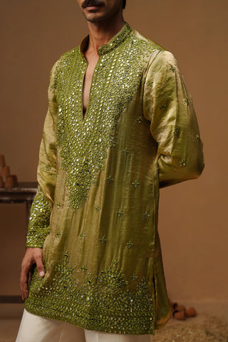 ARYA MEHNDI V NECK SHORT KURTA SET