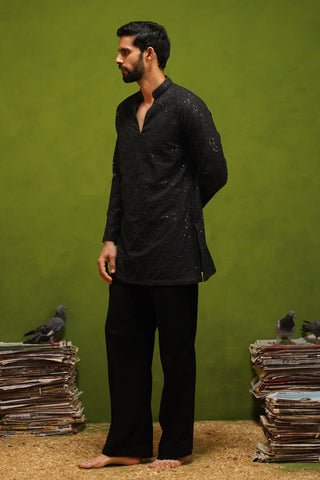 NAQSH BLACK V NECK SHORT KURTA SET