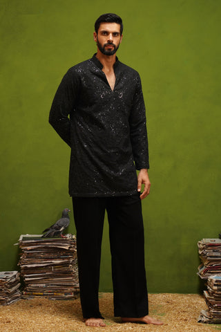 NAQSH BLACK V NECK SHORT KURTA SET