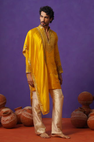 ZOHAYR HALDI V-NECK MIRROR KURTA DUPATTA SET