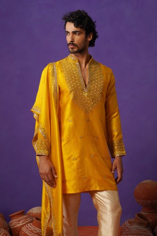 ZOHAYR HALDI V-NECK MIRROR KURTA DUPATTA SET
