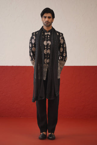 Munawar Faruqui in Yuvit Jodhpuri Suit Set