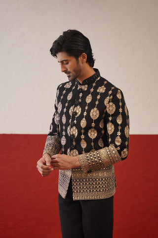 Munawar Faruqui in Yuvit Jodhpuri Suit Set