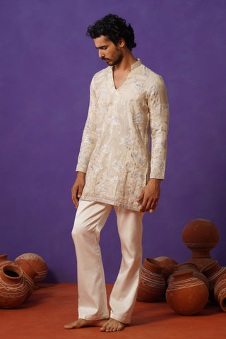 VAYUN CREAM SHORT KURTA SET