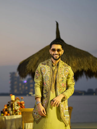 ZAID DARBAR IN Bagicha Tale Mehndi Kurta Jacket Set