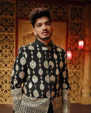 Munawar Faruqui in Yuvit Jodhpuri Suit Set