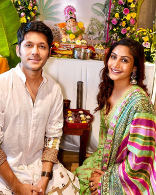 Karan Sharma in Anant Off White Linen Zipper Front Open Kurta Set