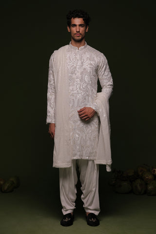 Tapa off White Kurta set with patiyala and dupatta