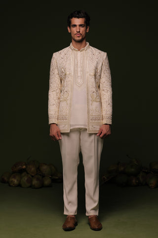 Iteesh Ivory Jodhpuri set with short Kurta and trouser