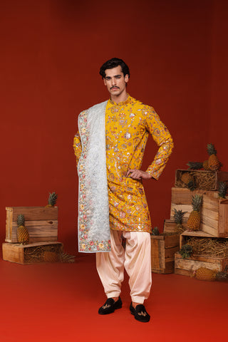 Adityan Haldi Kurta Set