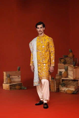 Adityan Haldi Kurta Set