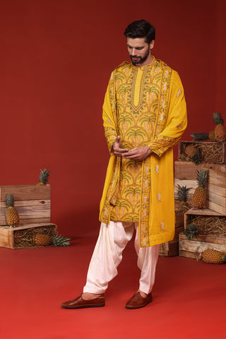 Chaitanya Haldi Kurta Set