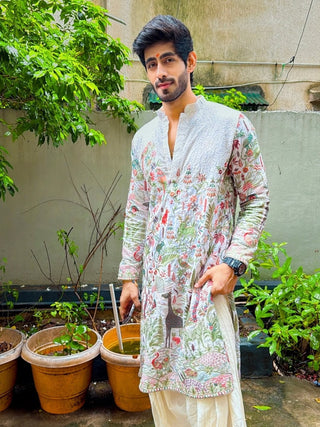 Rishabh Jaiswal in Jibran Giraffe Ivory Kurta Set