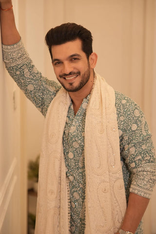 Elvish Yadav in Chaar Kadam Black Kurta Set with Pants and Dupatta