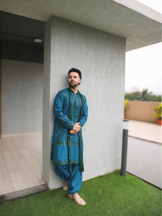 Ssanjay Gaggnani in DARPAN TEAL BLUE KURTA SET