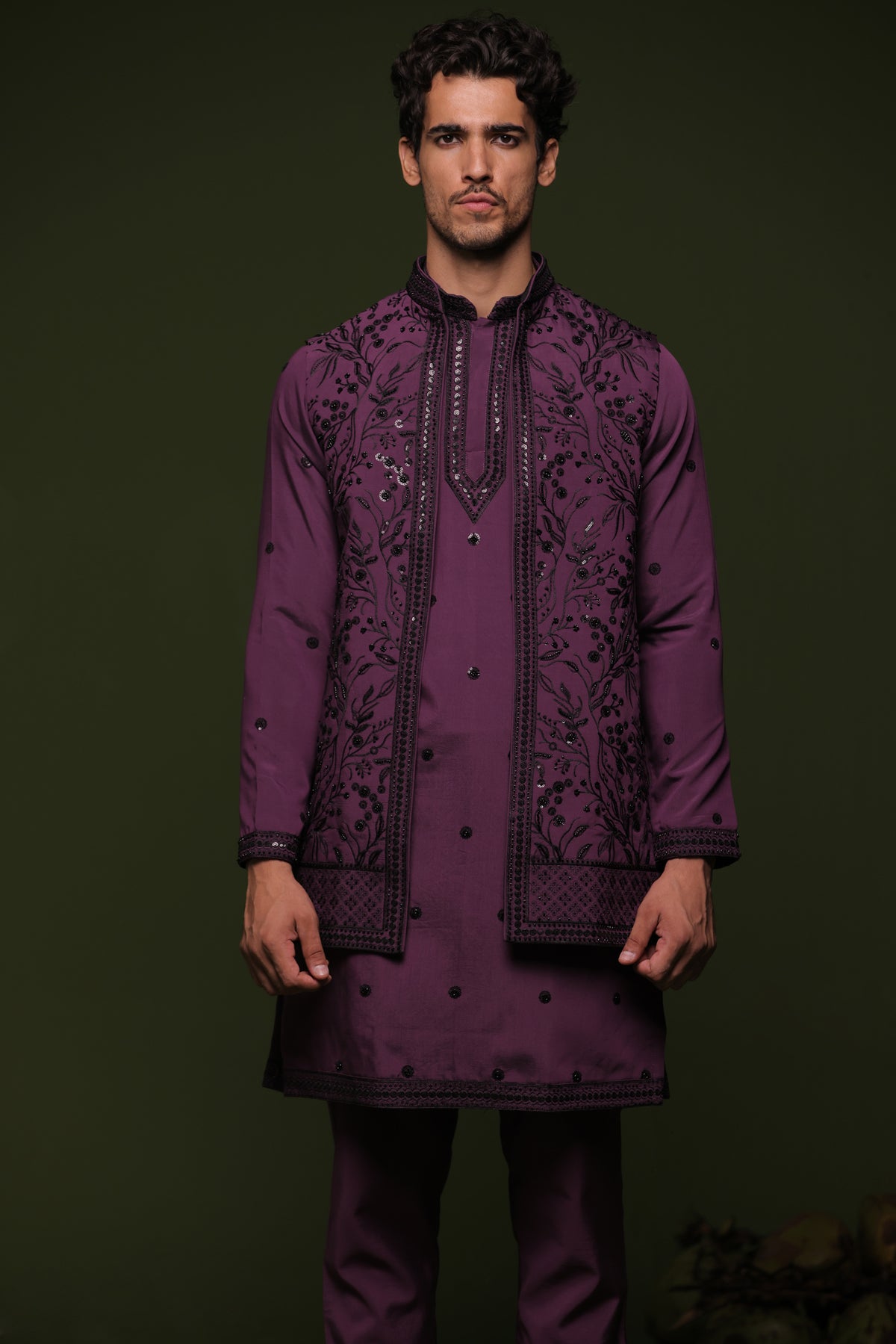7 Must-Have Designer Kurtas for Men in 2025 | Kalpraag